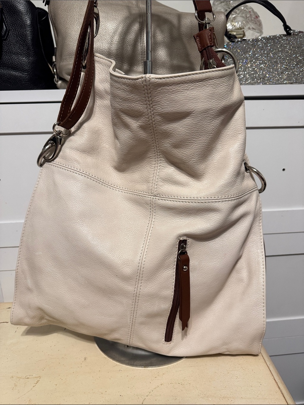 Vera Pelle Cream Italian Leather Shoulder Bag with Mocha trim Strap Accents